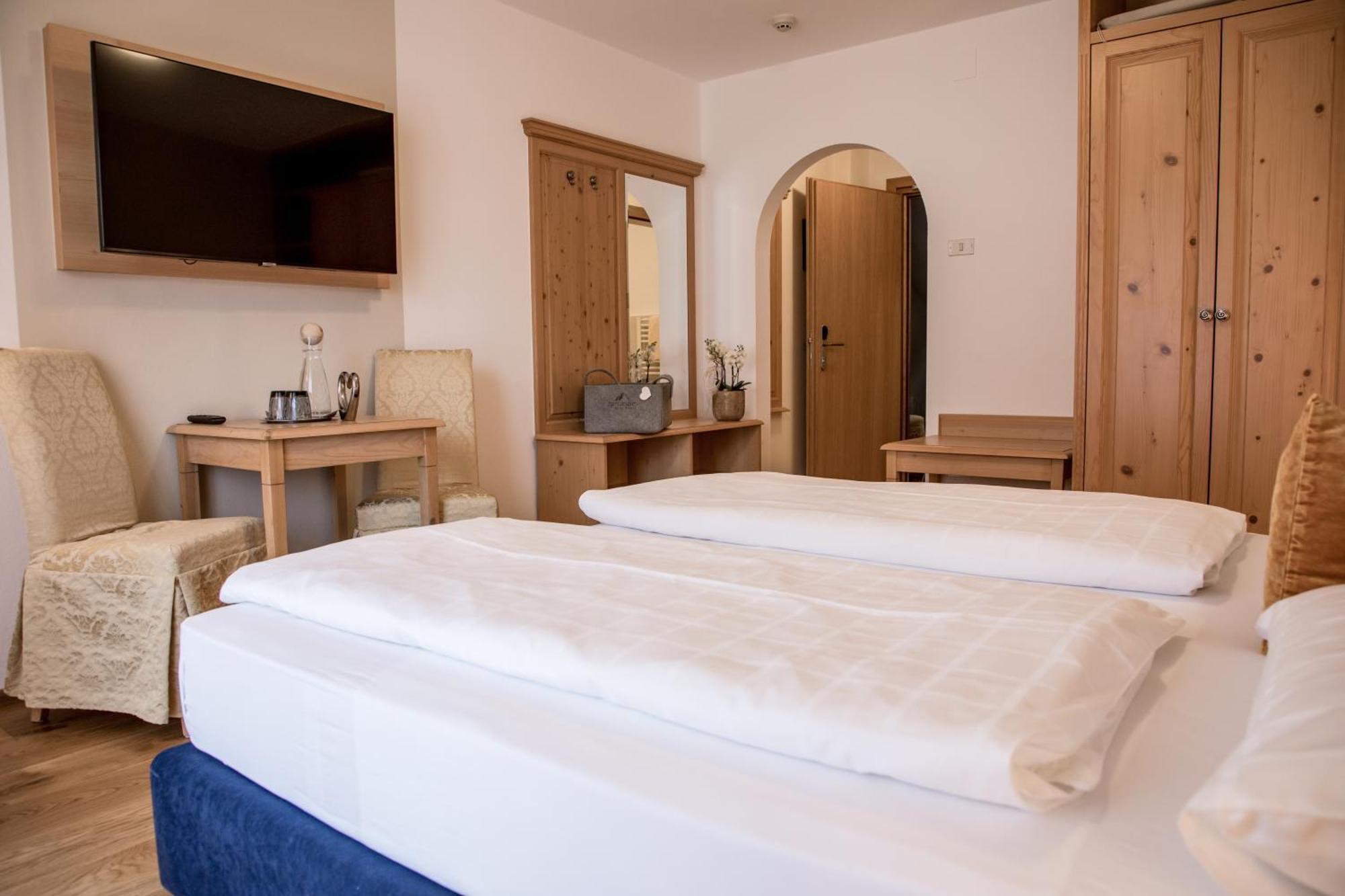 Hotel Gruber Sexten Room photo